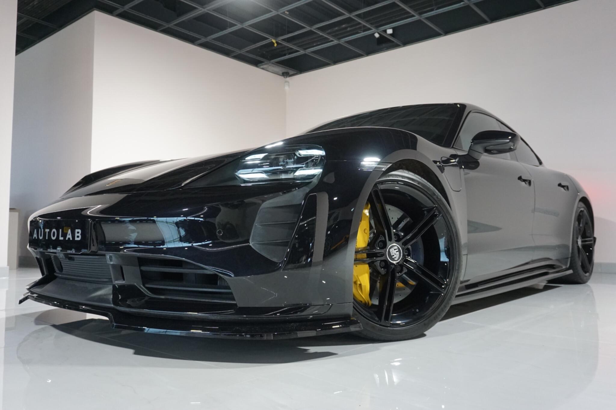 Porsche Taycan Performance Plus 93.4kWh Turbo Saloon 4dr Electric Auto 4WD (680 ps)